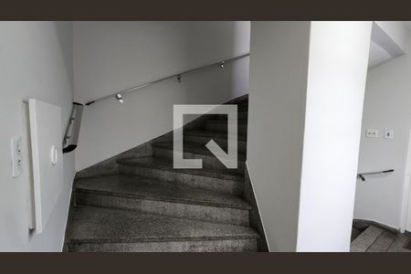 Apartamento para alugar com 60m², 2 quartos e 1 vagaEscada