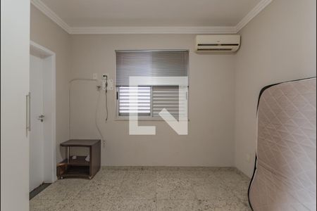Apartamento à venda com 240m², 4 quartos e 3 vagasSuíte 2