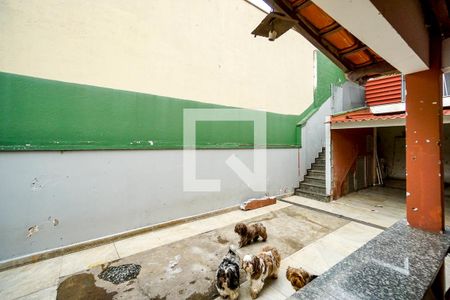 Casa à venda com 231m², 2 quartos e 2 vagasQuintal