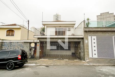 Casa à venda com 231m², 2 quartos e 2 vagasFachada