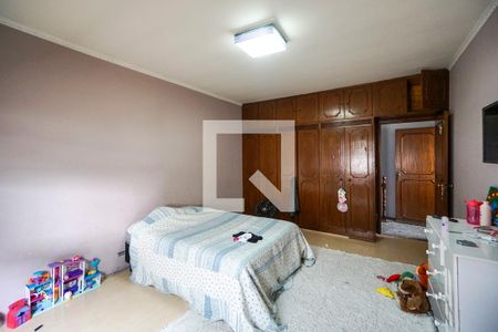 Casa à venda com 231m², 2 quartos e 2 vagasSuíte