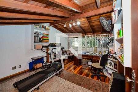 Apartamento à venda com 257m², 4 quartos e 2 vagasEscritório