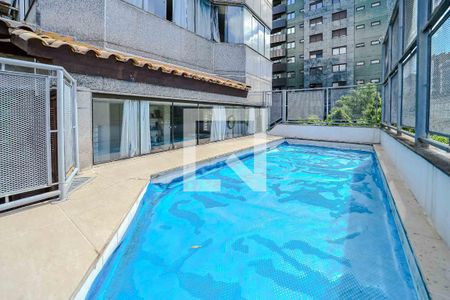 Apartamento à venda com 257m², 4 quartos e 2 vagasPiscina