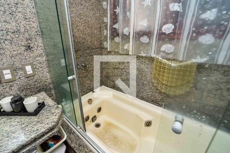 Apartamento à venda com 257m², 4 quartos e 2 vagasBanheiro da Suíte 1