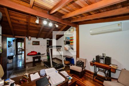 Apartamento à venda com 257m², 4 quartos e 2 vagasEscritório