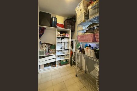 Casa de condomínio à venda com 341m², 4 quartos e 5 vagasDespensa