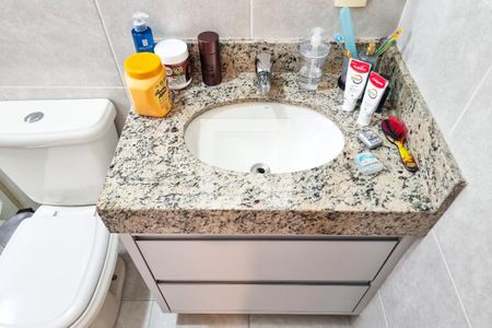 Casa de condomínio para alugar com 255m², 3 quartos e 4 vagas Casa de condomínio para alugar com 255m², 3 quartos e 4 vagasBanheiro da Suíte 1