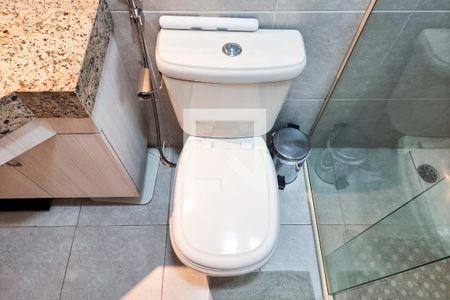 Casa de condomínio para alugar com 255m², 3 quartos e 4 vagas Casa de condomínio para alugar com 255m², 3 quartos e 4 vagasBanheiro da Suíte