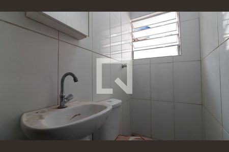 Casa para alugar com 80m², 2 quartos e sem vaga Casa para alugar com 80m², 2 quartos e sem vagaBanheiro