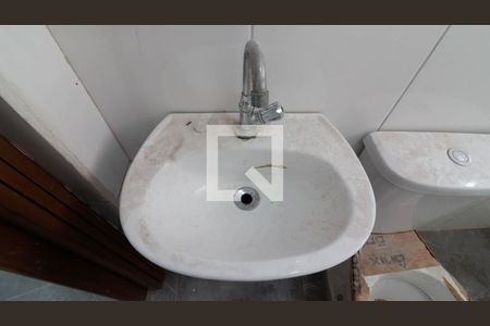 Casa para alugar com 80m², 2 quartos e sem vaga Casa para alugar com 80m², 2 quartos e sem vagaBanheiro