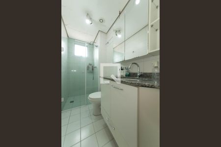 Apartamento à venda com 67m², 2 quartos e 1 vaga Apartamento à venda com 67m², 2 quartos e 1 vagaBanheiro Social