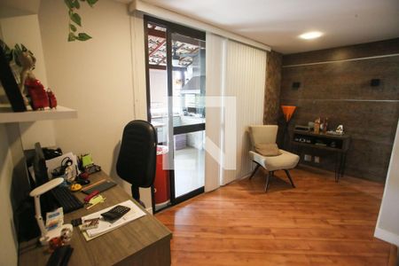 Apartamento à venda com 173m², 3 quartos e 2 vagas Apartamento à venda com 173m², 3 quartos e 2 vagasEscritório