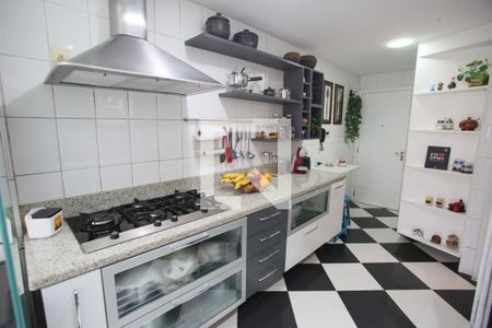 Apartamento à venda com 173m², 3 quartos e 2 vagas Apartamento à venda com 173m², 3 quartos e 2 vagasCozinha