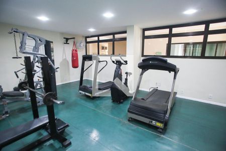 Apartamento à venda com 173m², 3 quartos e 2 vagas Apartamento à venda com 173m², 3 quartos e 2 vagasÁrea comum - Academia