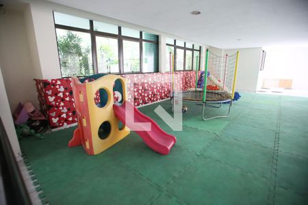 Apartamento à venda com 173m², 3 quartos e 2 vagas Apartamento à venda com 173m², 3 quartos e 2 vagasÁrea Comum - Playground