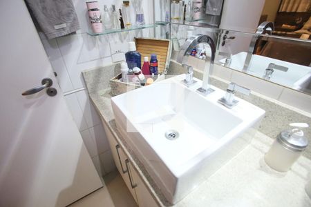 Apartamento à venda com 173m², 3 quartos e 2 vagas Apartamento à venda com 173m², 3 quartos e 2 vagasBanheiro da Suíte 2