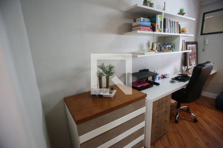 Apartamento à venda com 173m², 3 quartos e 2 vagas Apartamento à venda com 173m², 3 quartos e 2 vagasQuarto 2