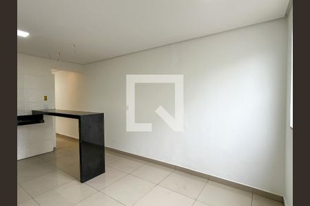 Casa à venda com 127m², 2 quartos e 3 vagas Casa à venda com 127m², 2 quartos e 3 vagasCozinha