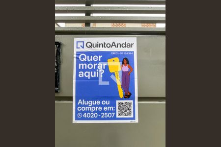 Casa à venda com 127m², 2 quartos e 3 vagas Casa à venda com 127m², 2 quartos e 3 vagasAdesivo