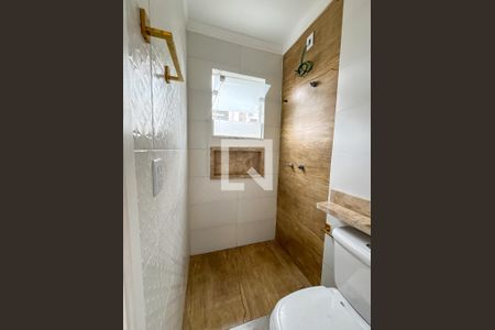 Casa à venda com 127m², 2 quartos e 3 vagas Casa à venda com 127m², 2 quartos e 3 vagasBanheiro da Suíte 2