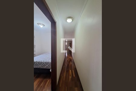 Casa à venda com 166m², 3 quartos e 2 vagasCorredor