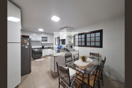 Casa à venda com 166m², 3 quartos e 2 vagasCozinha