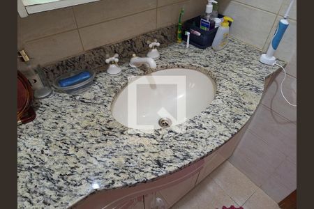 Casa à venda com 166m², 3 quartos e 2 vagasBanheiro Quarto 1