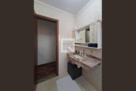 Casa à venda com 166m², 3 quartos e 2 vagasBanheiro