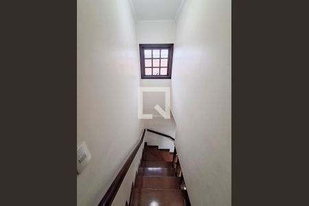 Casa à venda com 166m², 3 quartos e 2 vagasEscadas