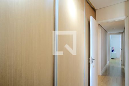 Apartamento à venda com 127m², 3 quartos e 3 vagasCloset da suíte 1