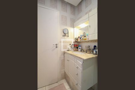 Apartamento à venda com 140m², 3 quartos e 1 vaga Apartamento à venda com 140m², 3 quartos e 1 vagaBanheiro da Suíte