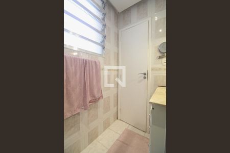 Apartamento à venda com 140m², 3 quartos e 1 vaga Apartamento à venda com 140m², 3 quartos e 1 vagaBanheiro da Suíte