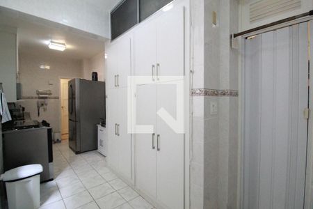Apartamento à venda com 140m², 3 quartos e 1 vaga Apartamento à venda com 140m², 3 quartos e 1 vagaÁrea de serviço