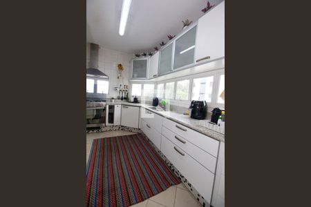 Apartamento para alugar com 190m², 3 quartos e 3 vagasCozinha