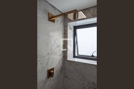 Apartamento à venda com 325m², 4 quartos e 4 vagas Apartamento à venda com 325m², 4 quartos e 4 vagasBanheiro 1 da suíte 4