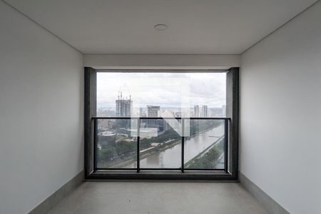 Apartamento à venda com 325m², 4 quartos e 4 vagas Apartamento à venda com 325m², 4 quartos e 4 vagasVaranda da suíte 4