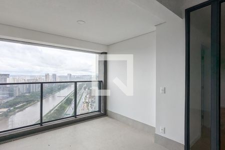 Apartamento à venda com 325m², 4 quartos e 4 vagas Apartamento à venda com 325m², 4 quartos e 4 vagasVaranda da suíte 4