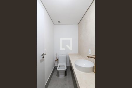 Apartamento à venda com 325m², 4 quartos e 4 vagas Apartamento à venda com 325m², 4 quartos e 4 vagasBanheiro da suíte 3