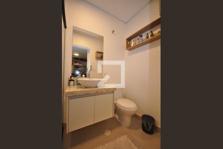 Casa à venda com 300m², 7 quartos e 4 vagasBanheiro do Quarto 2 Suíte