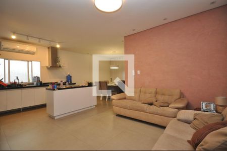 Sala 1 de casa à venda com 7 quartos, 300m² em Vila Nova Mazzei, São Paulo