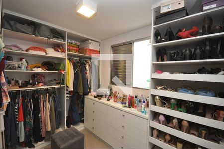 Casa à venda com 300m², 7 quartos e 4 vagasQuarto 2 Suite