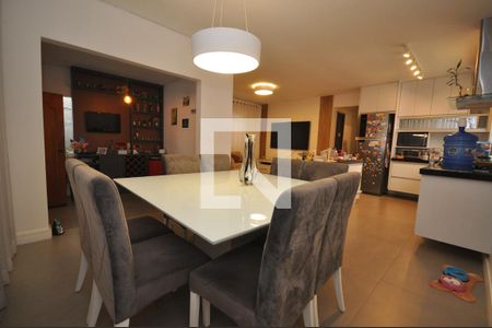 Casa à venda com 300m², 7 quartos e 4 vagasSala de Jantar 1