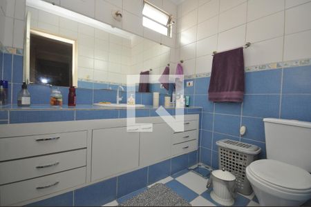 Casa à venda com 300m², 7 quartos e 4 vagasBanheiro 4