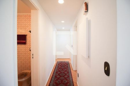 Corredor de apartamento à venda com 3 quartos, 100m² em Vila Nova Conceição, São Paulo