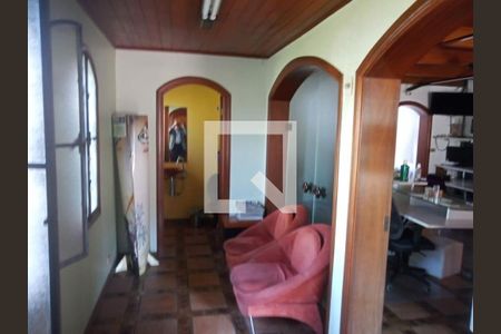 Casa à venda com 271m², 4 quartos e 4 vagas