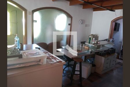 Casa à venda com 271m², 4 quartos e 4 vagas