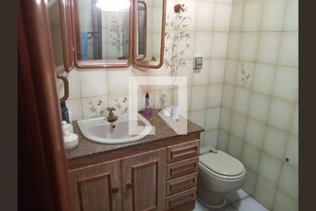 Casa à venda com 271m², 4 quartos e 4 vagas