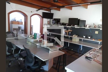 Casa à venda com 271m², 4 quartos e 4 vagas