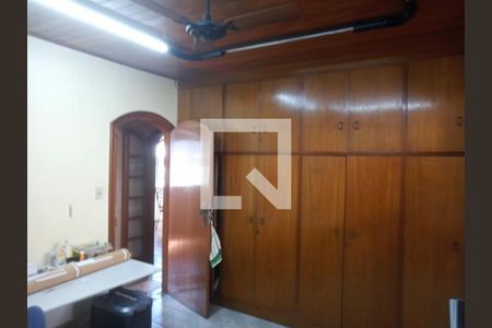 Casa à venda com 271m², 4 quartos e 4 vagas