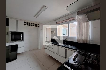 Apartamento à venda com 194m², 3 quartos e 4 vagasCozinha